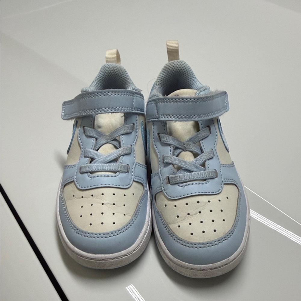 Nike court kids shoe blue beige purple. Iridescent check mark size 10